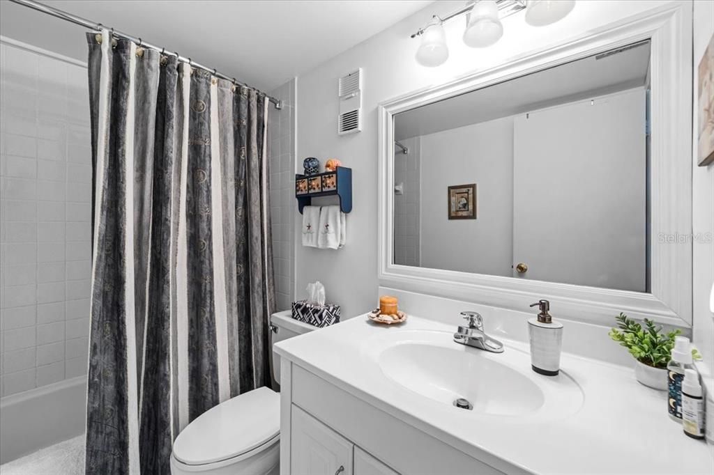 For Sale: $109,000 (1 beds, 1 baths, 590 Square Feet)