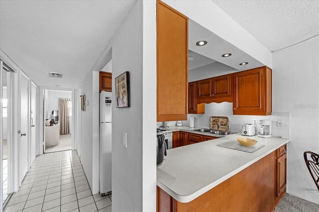 For Sale: $109,000 (1 beds, 1 baths, 590 Square Feet)