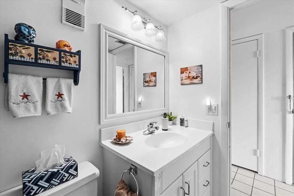 For Sale: $109,000 (1 beds, 1 baths, 590 Square Feet)