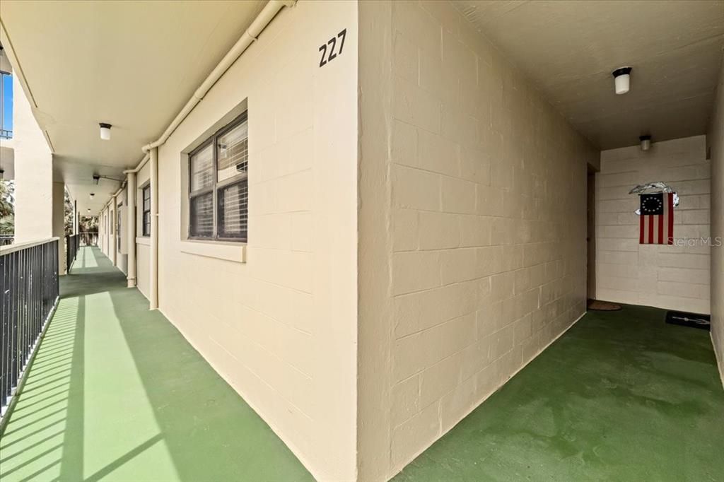 For Sale: $109,000 (1 beds, 1 baths, 590 Square Feet)