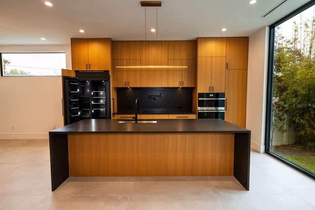 For Rent: $11,500 (4 beds, 4 baths, 3652 Square Feet)