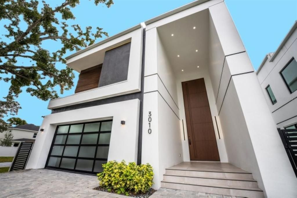 For Rent: $11,500 (4 beds, 4 baths, 3652 Square Feet)