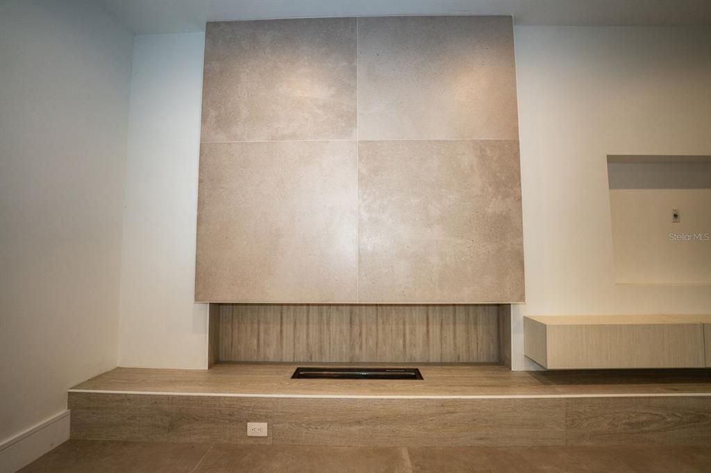 For Rent: $11,500 (4 beds, 4 baths, 3652 Square Feet)