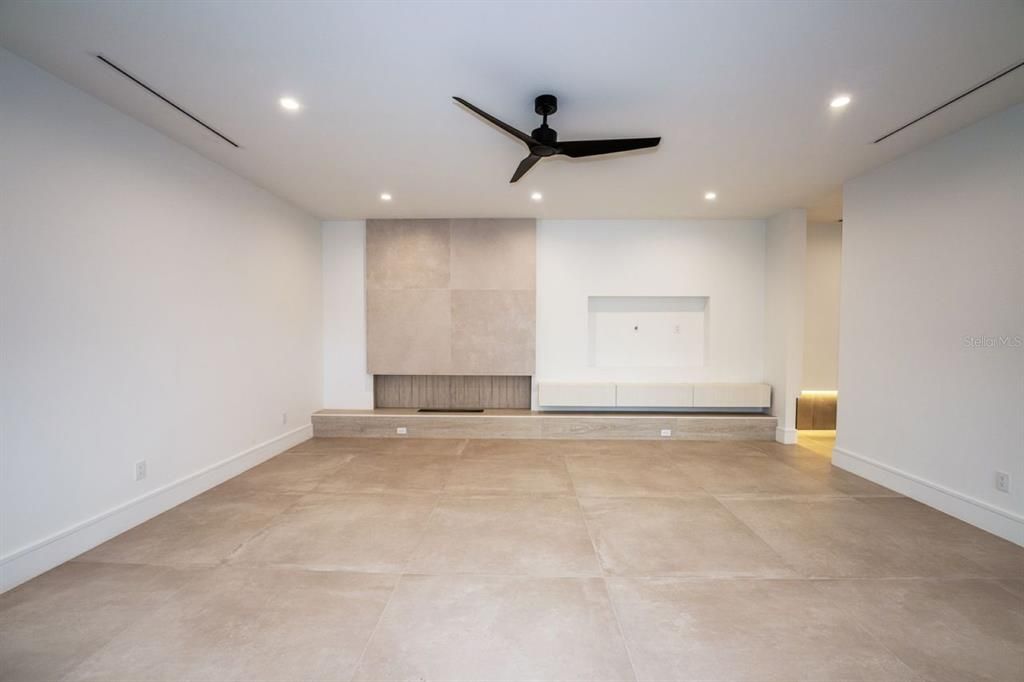 For Rent: $11,500 (4 beds, 4 baths, 3652 Square Feet)