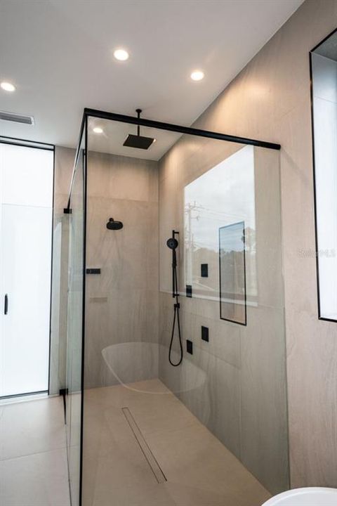 For Rent: $11,500 (4 beds, 4 baths, 3652 Square Feet)