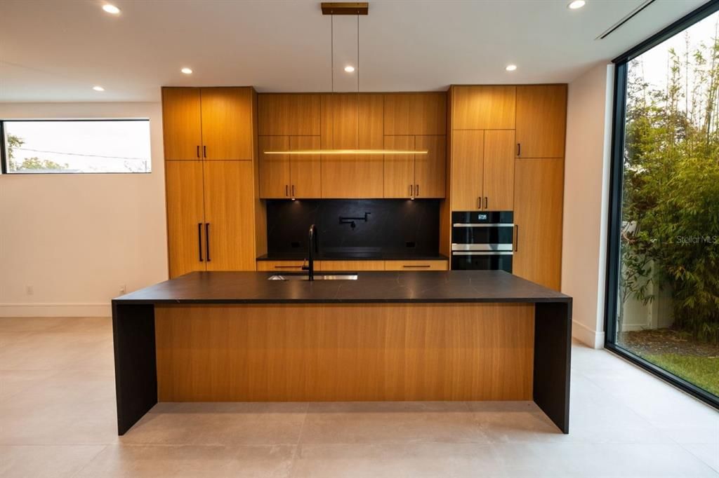 For Rent: $11,500 (4 beds, 4 baths, 3652 Square Feet)