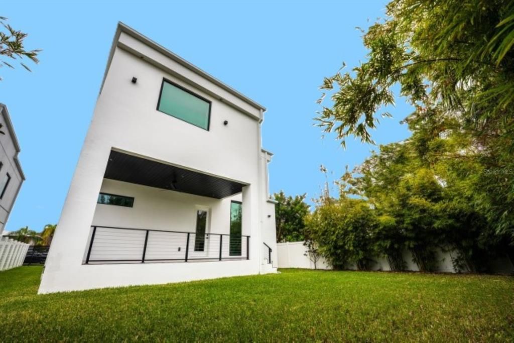 For Rent: $11,500 (4 beds, 4 baths, 3652 Square Feet)