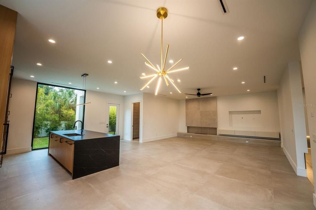 For Rent: $11,500 (4 beds, 4 baths, 3652 Square Feet)