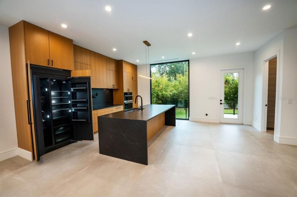 For Rent: $11,500 (4 beds, 4 baths, 3652 Square Feet)