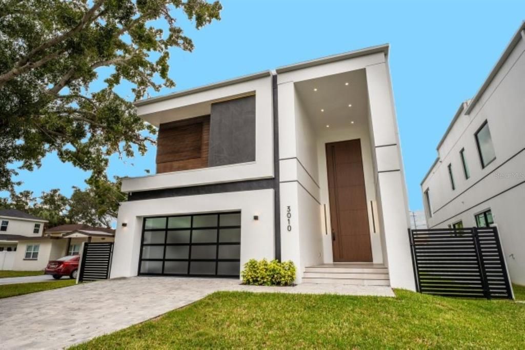 For Rent: $11,500 (4 beds, 4 baths, 3652 Square Feet)