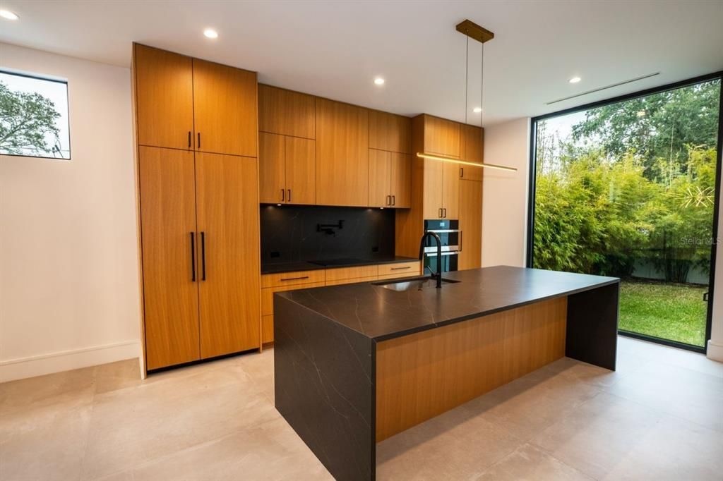 For Rent: $11,500 (4 beds, 4 baths, 3652 Square Feet)