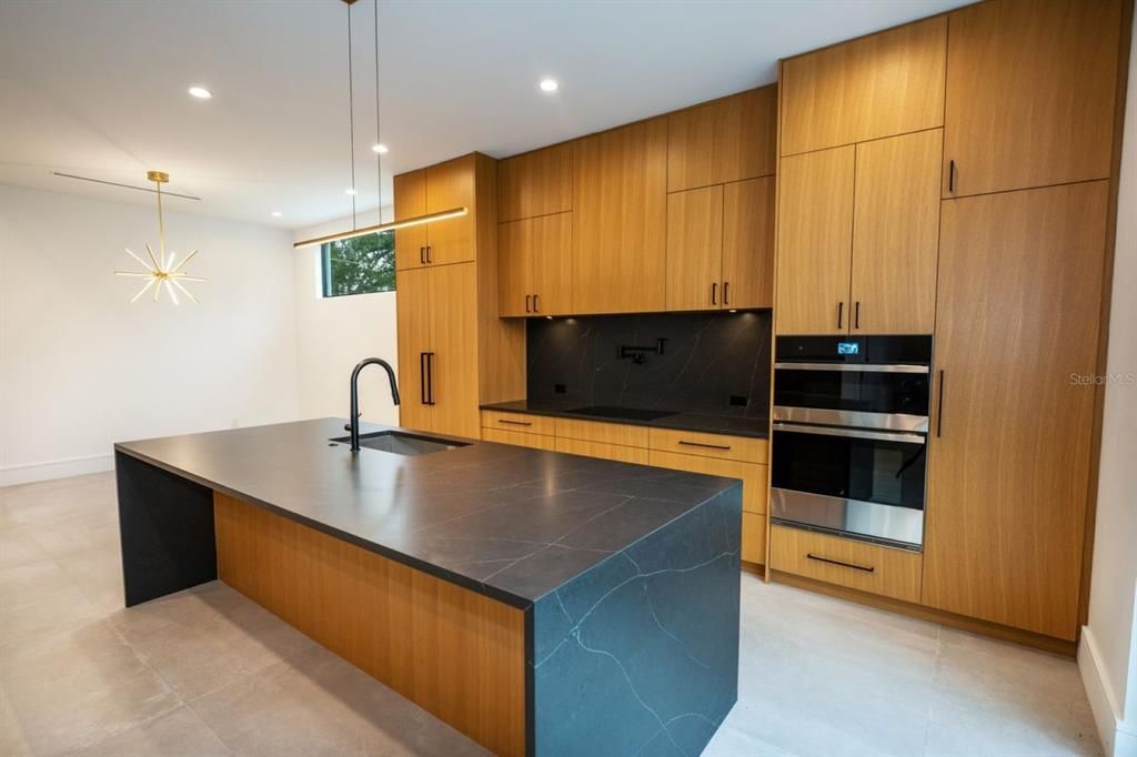 For Rent: $11,500 (4 beds, 4 baths, 3652 Square Feet)