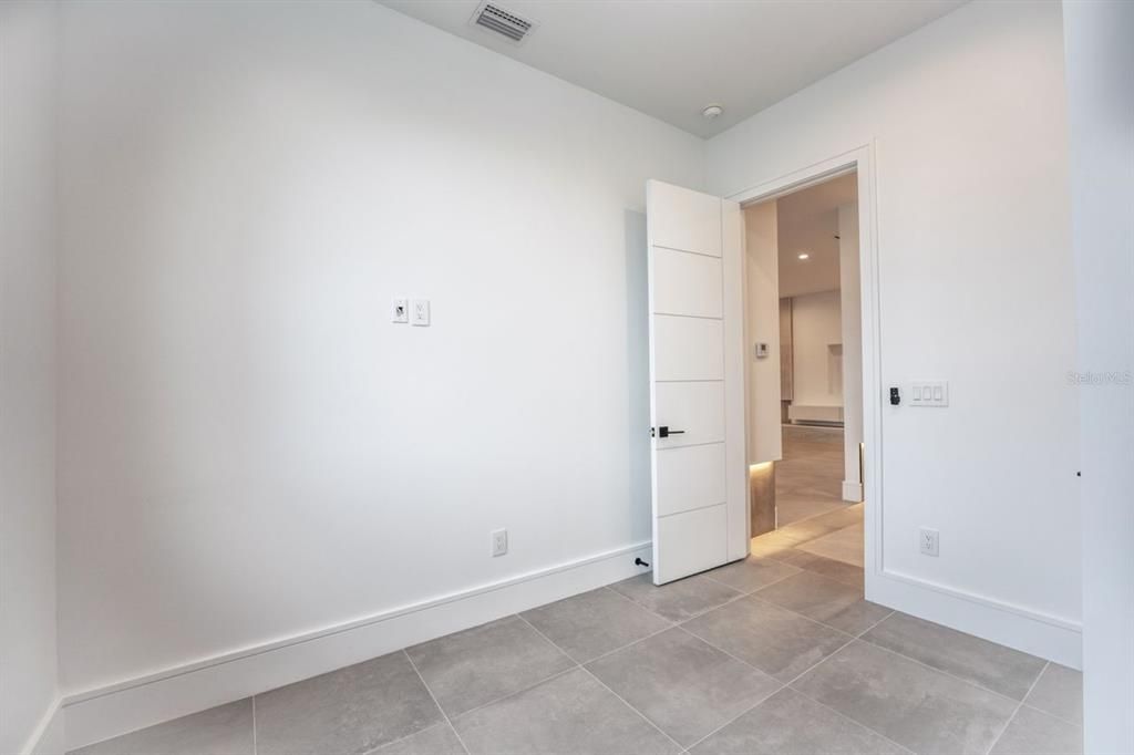 For Rent: $11,500 (4 beds, 4 baths, 3652 Square Feet)