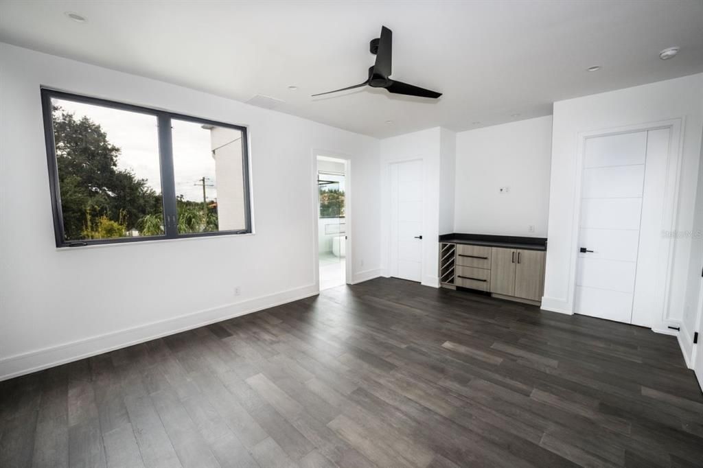 For Rent: $11,500 (4 beds, 4 baths, 3652 Square Feet)