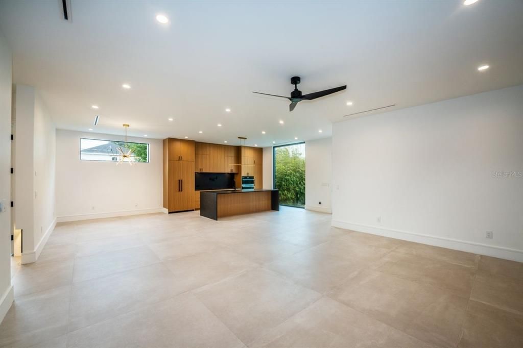 For Rent: $11,500 (4 beds, 4 baths, 3652 Square Feet)