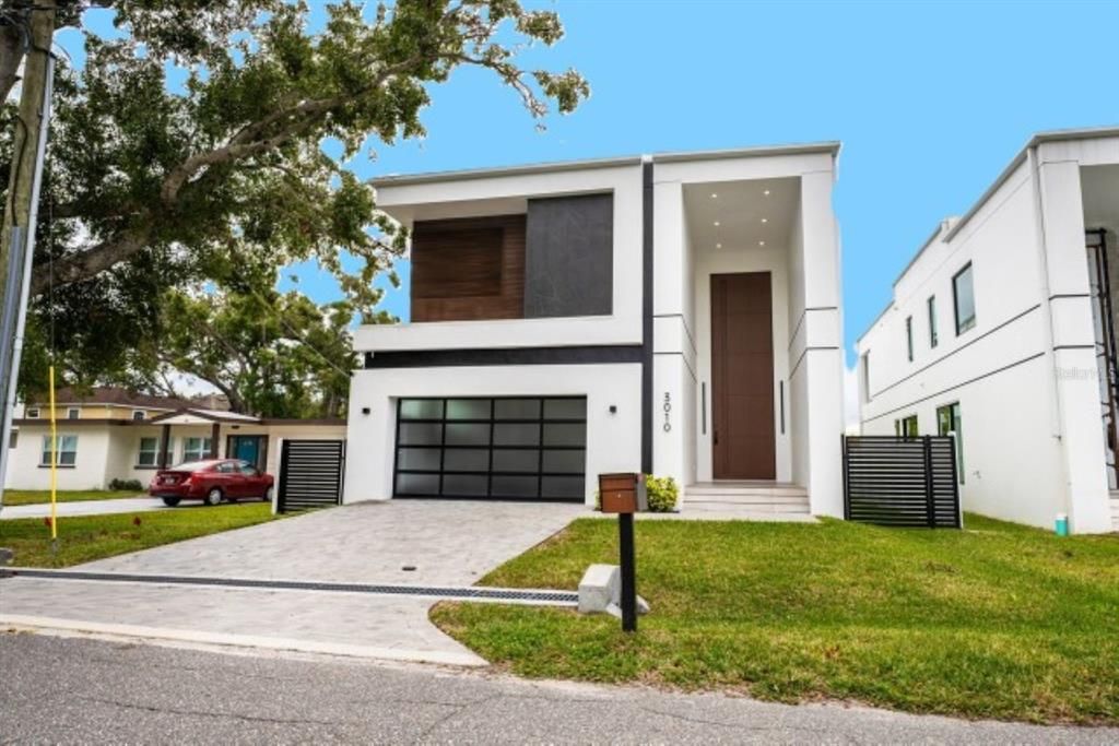 For Rent: $11,500 (4 beds, 4 baths, 3652 Square Feet)