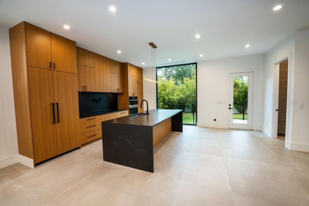 For Rent: $11,500 (4 beds, 4 baths, 3652 Square Feet)