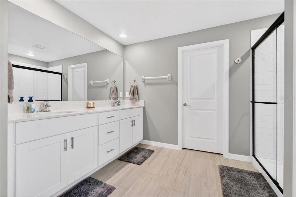 На продажу: $379,000 (4 спален, 2 ванн, 2270 Квадратных фут)