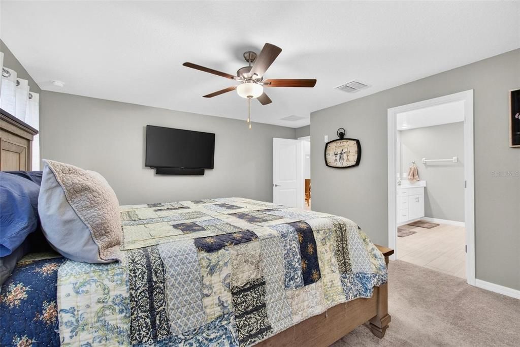 На продажу: $379,000 (4 спален, 2 ванн, 2270 Квадратных фут)