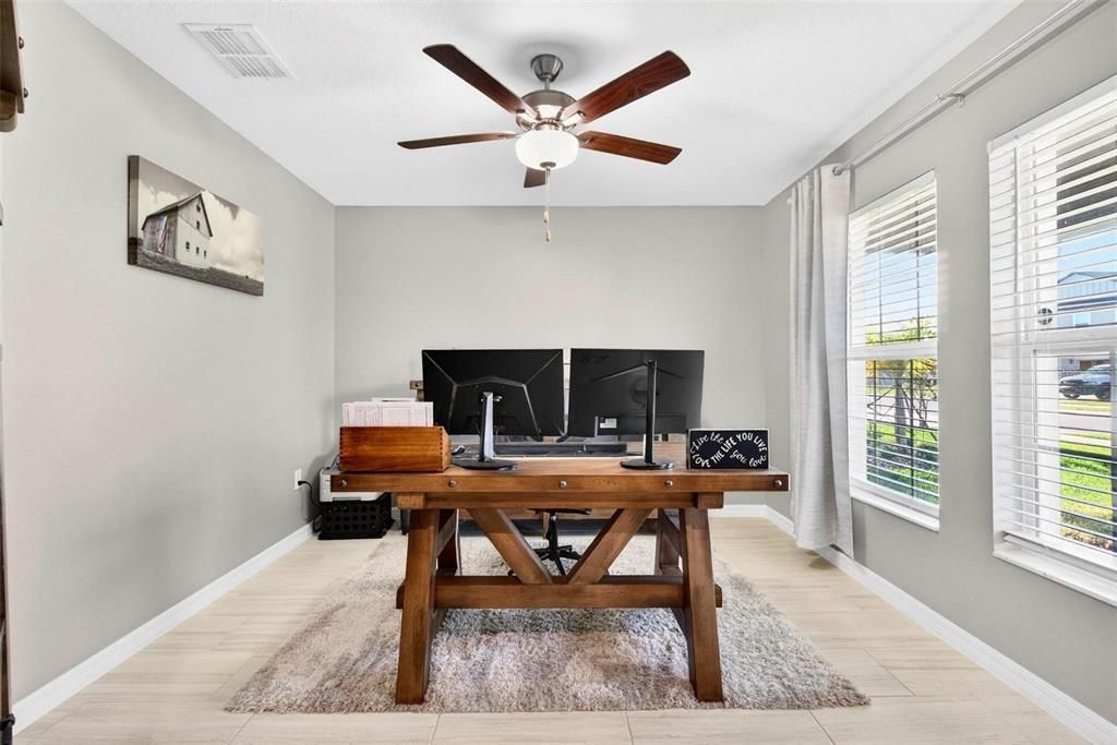 На продажу: $379,000 (4 спален, 2 ванн, 2270 Квадратных фут)