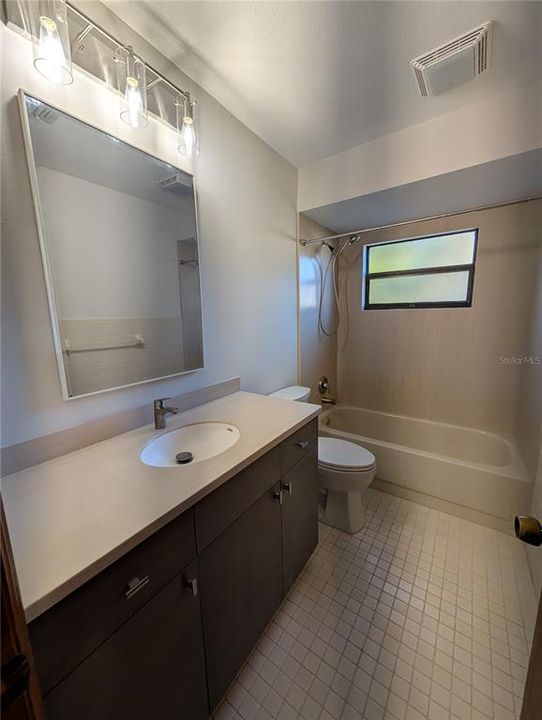 В аренду: $2,300 (3 спален, 2 ванн, 1643 Квадратных фут)