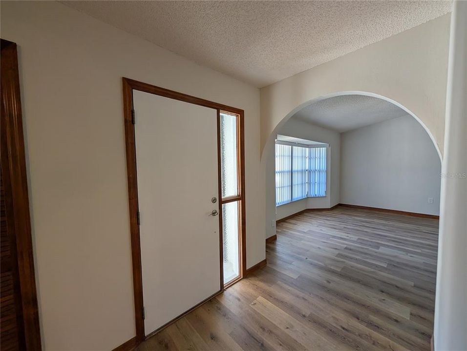 В аренду: $2,300 (3 спален, 2 ванн, 1643 Квадратных фут)