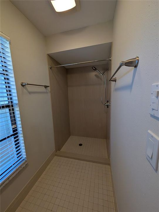 В аренду: $2,300 (3 спален, 2 ванн, 1643 Квадратных фут)