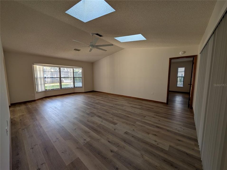 В аренду: $2,300 (3 спален, 2 ванн, 1643 Квадратных фут)