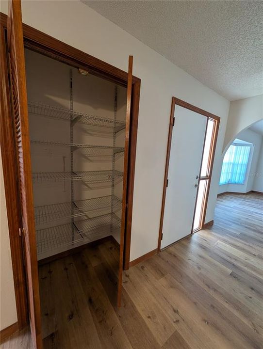 В аренду: $2,300 (3 спален, 2 ванн, 1643 Квадратных фут)