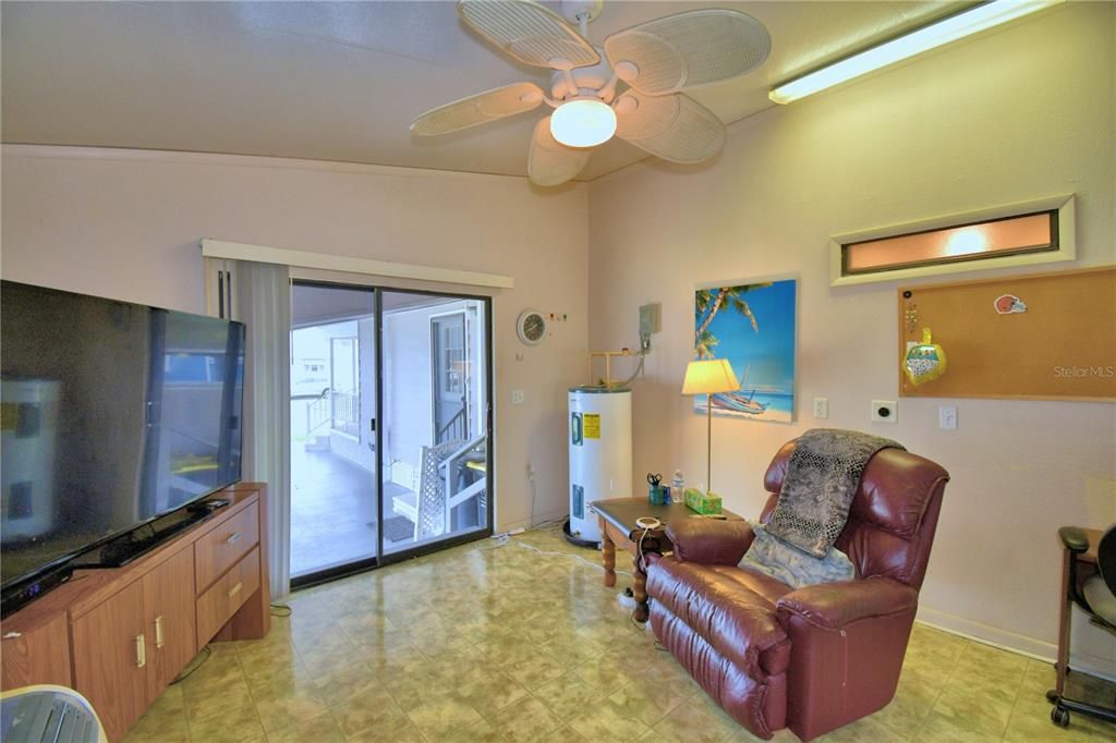 For Sale: $189,000 (2 beds, 2 baths, 1514 Square Feet)