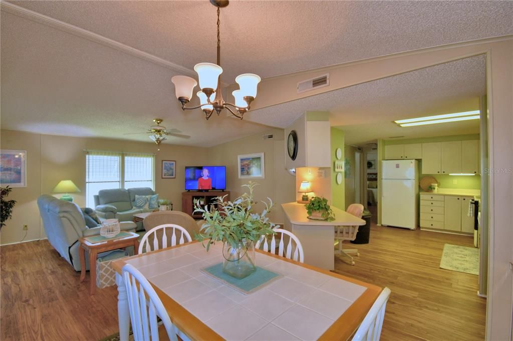 For Sale: $189,000 (2 beds, 2 baths, 1514 Square Feet)