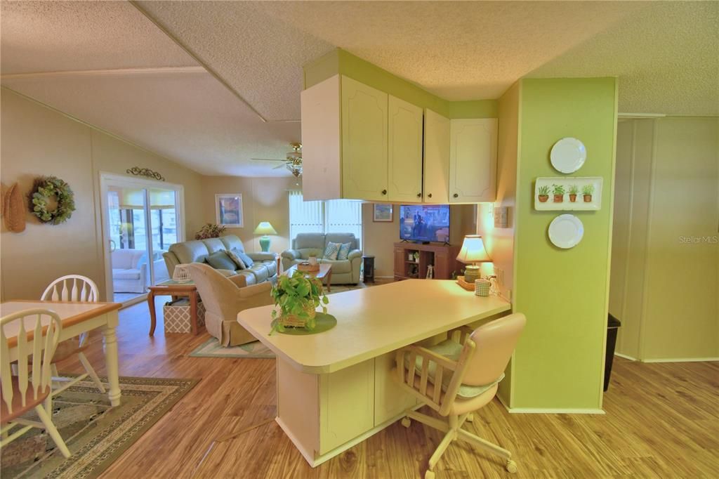 For Sale: $189,000 (2 beds, 2 baths, 1514 Square Feet)