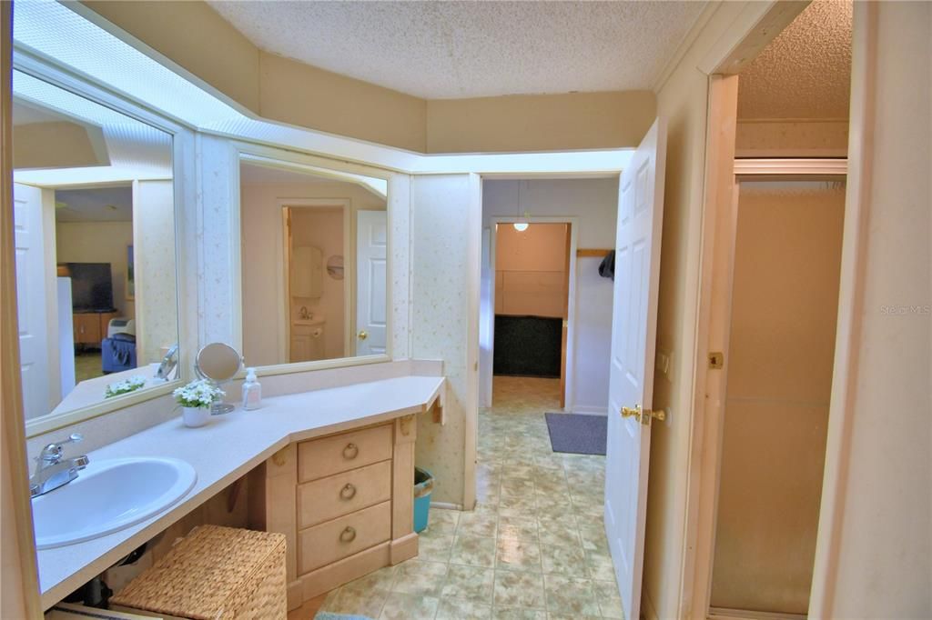 For Sale: $189,000 (2 beds, 2 baths, 1514 Square Feet)