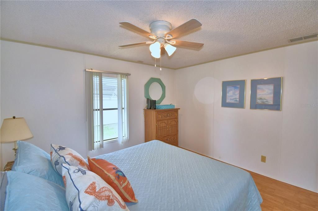 For Sale: $189,000 (2 beds, 2 baths, 1514 Square Feet)