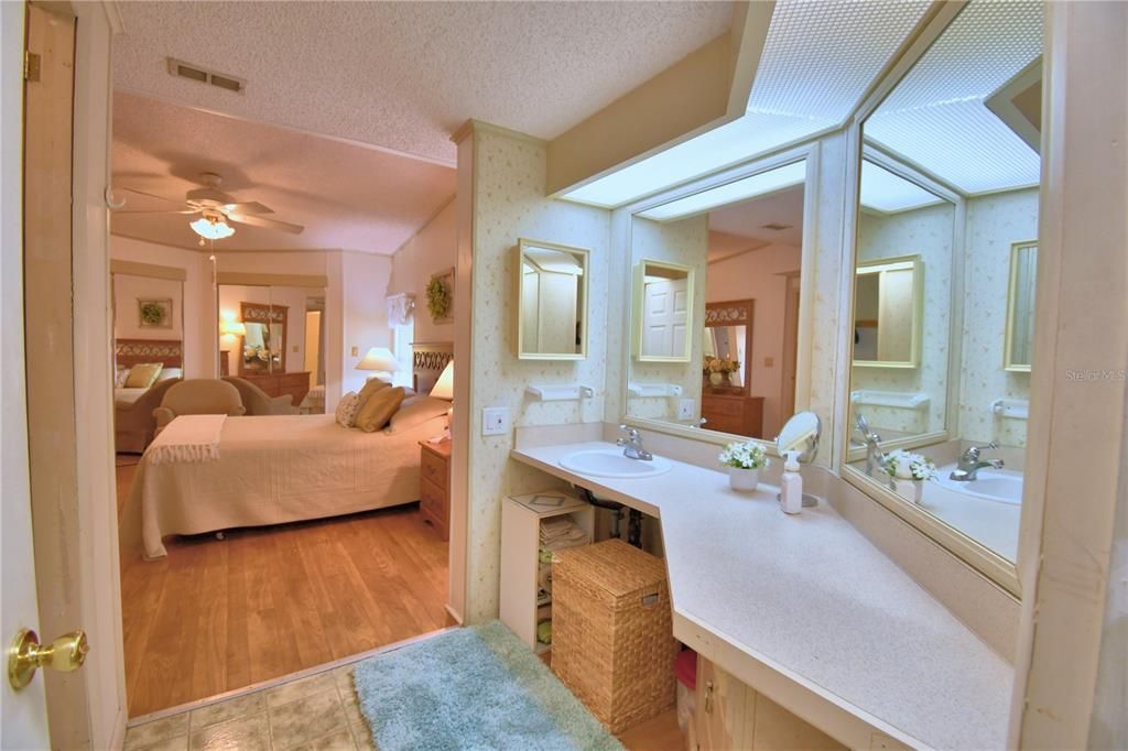 For Sale: $189,000 (2 beds, 2 baths, 1514 Square Feet)