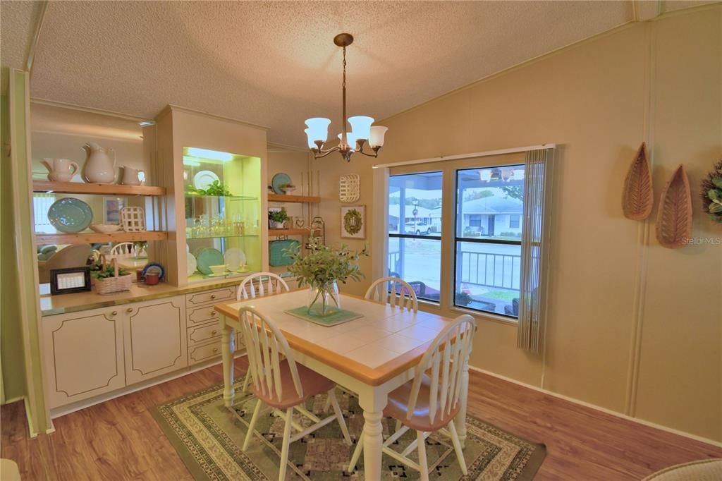 For Sale: $189,000 (2 beds, 2 baths, 1514 Square Feet)