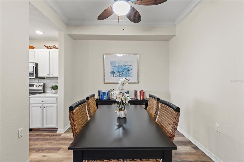 待售: $259,900 (2 贝兹, 2 浴室, 1156 平方英尺)