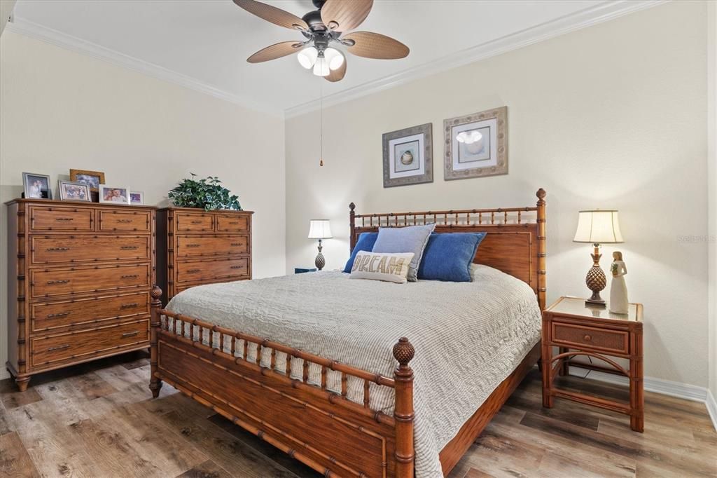 待售: $259,900 (2 贝兹, 2 浴室, 1156 平方英尺)