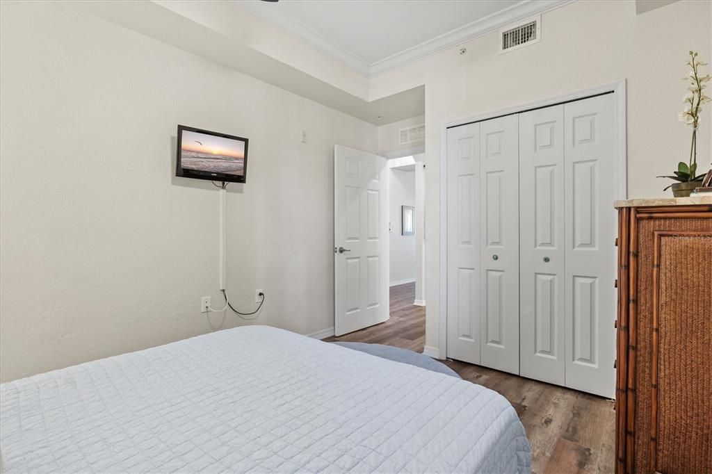 待售: $259,900 (2 贝兹, 2 浴室, 1156 平方英尺)