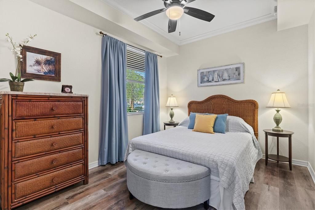 待售: $259,900 (2 贝兹, 2 浴室, 1156 平方英尺)