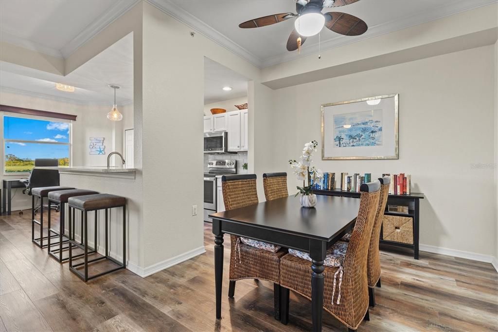 待售: $259,900 (2 贝兹, 2 浴室, 1156 平方英尺)