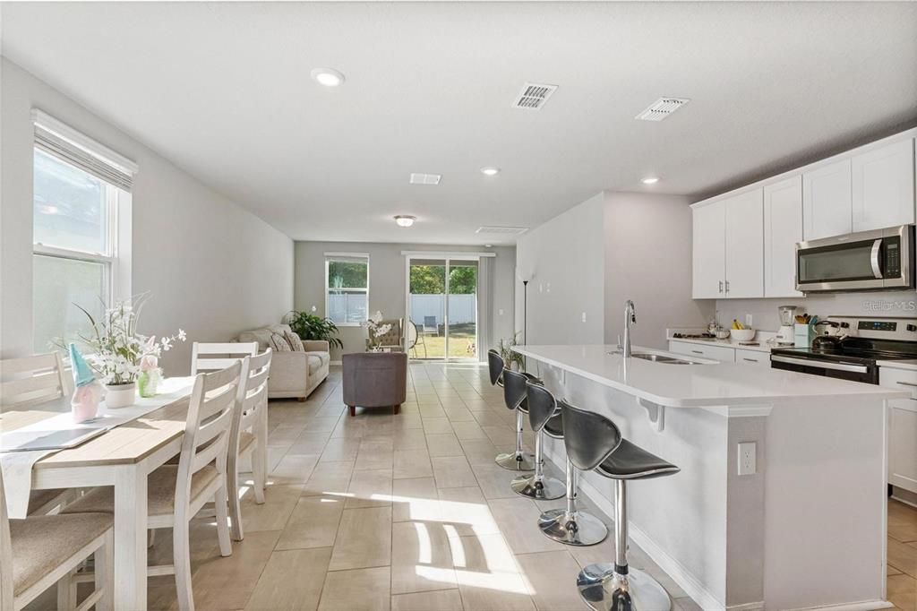 待售: $489,000 (4 贝兹, 2 浴室, 2168 平方英尺)