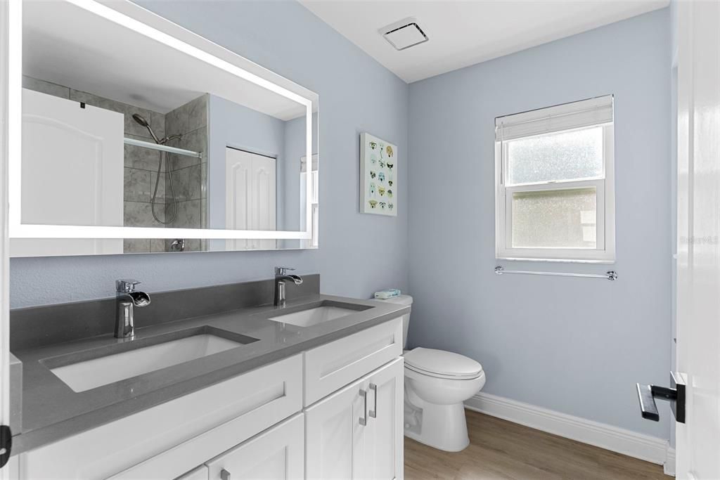 На продажу: $630,000 (3 спален, 2 ванн, 2053 Квадратных фут)