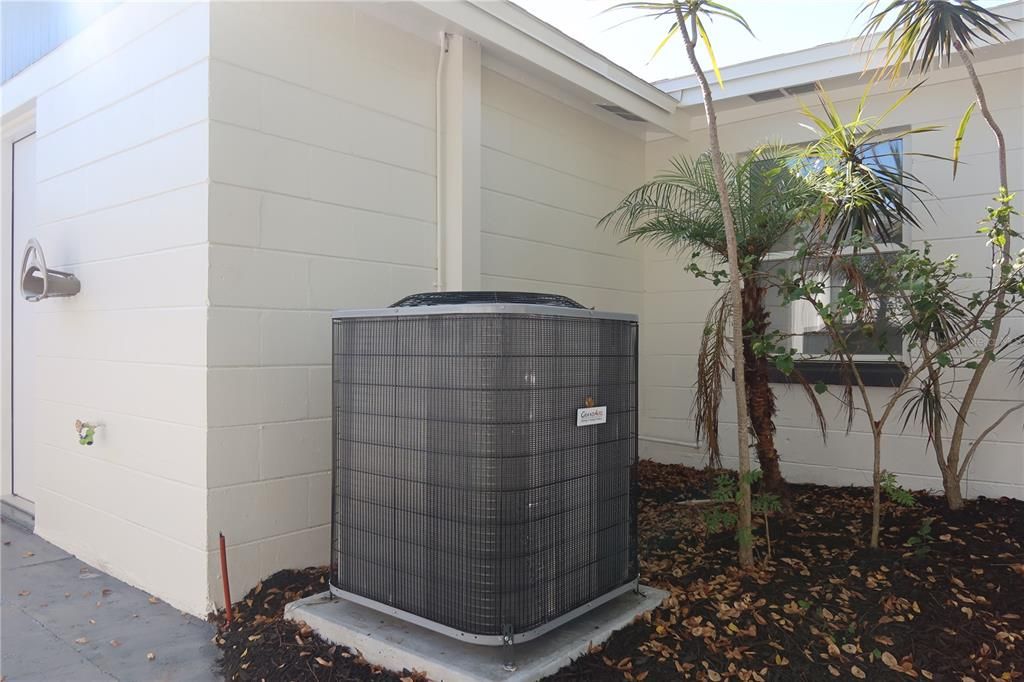 На продажу: $230,000 (2 спален, 1 ванн, 1032 Квадратных фут)