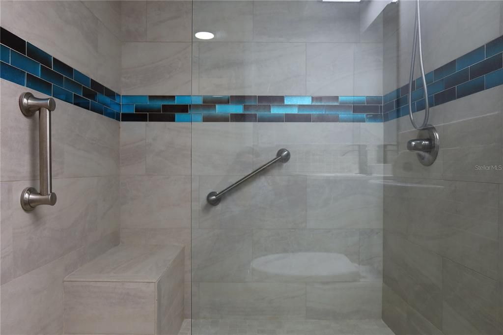 На продажу: $230,000 (2 спален, 1 ванн, 1032 Квадратных фут)