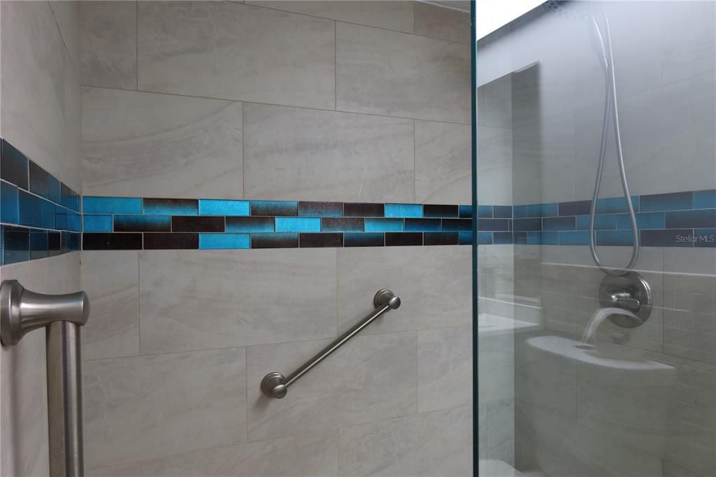 На продажу: $230,000 (2 спален, 1 ванн, 1032 Квадратных фут)