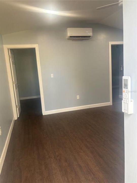 For Rent: $1,800 (2 beds, 1 baths, 1029 Square Feet)