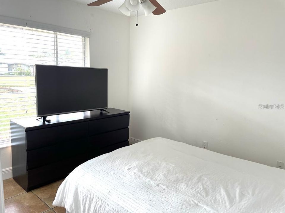 В аренду: $2,000 (3 спален, 2 ванн, 1042 Квадратных фут)