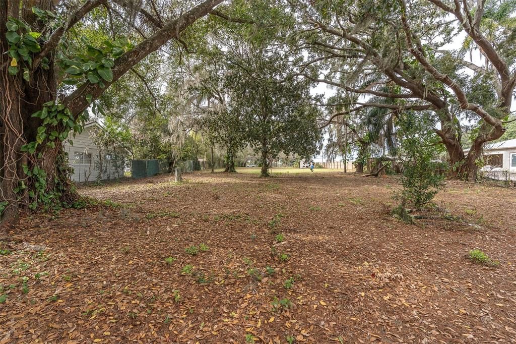 Activo con contrato: $550,000 (1.26 acres)