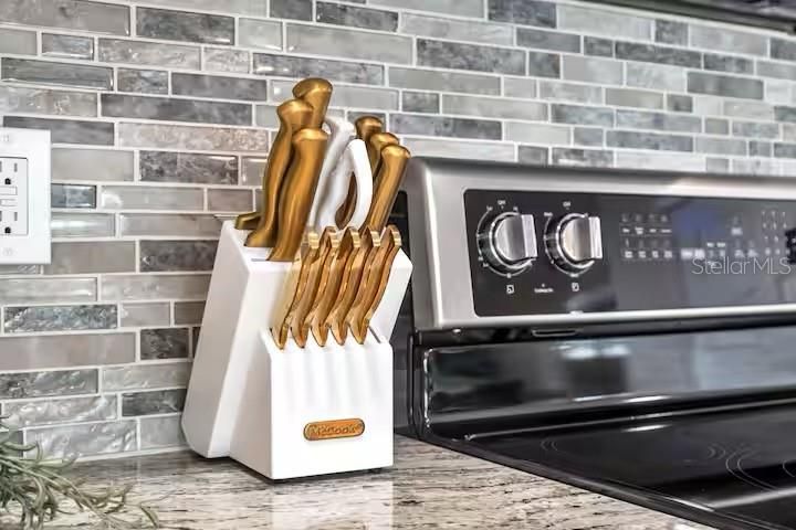 出租: $5,500 (4 贝兹, 3 浴室, 2491 平方英尺)